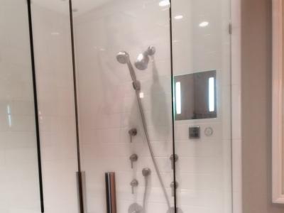 clear450_3.jpg Bathology_Clear450_Mirror_3